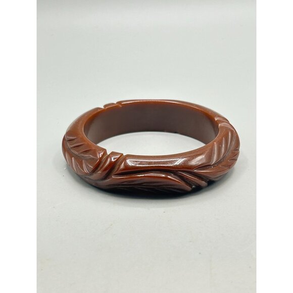 Vintage Carved Chocolate Brown Bakelite Bangle Bracelet Leaf Design - Picture 2 of 8